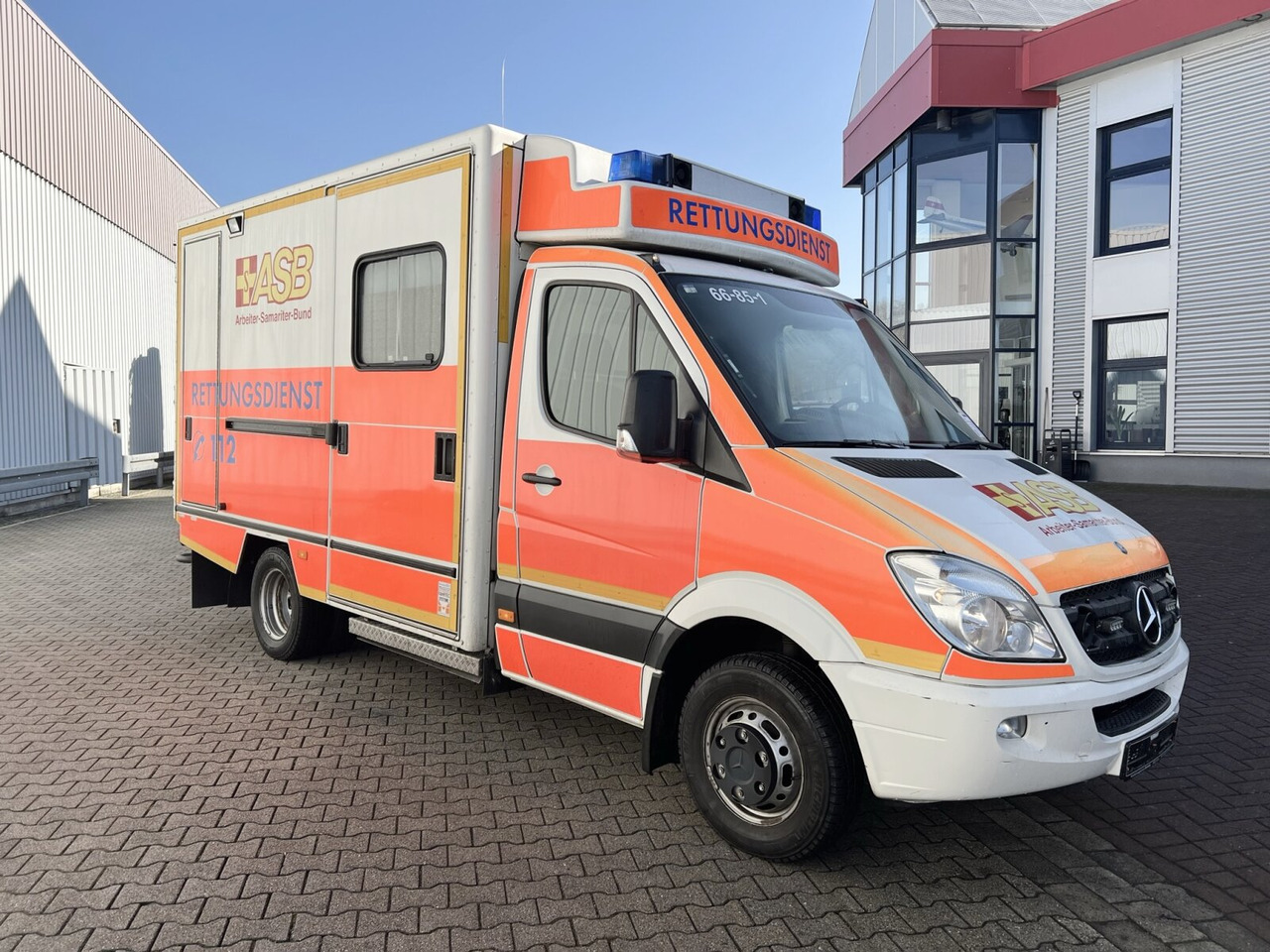 Ambulans arabası Mercedes-Benz Sprinter 516 CDI 4x2 Sprinter 516 CDI 4x2, Rettungswagen, Retarder: fotoğraf 9