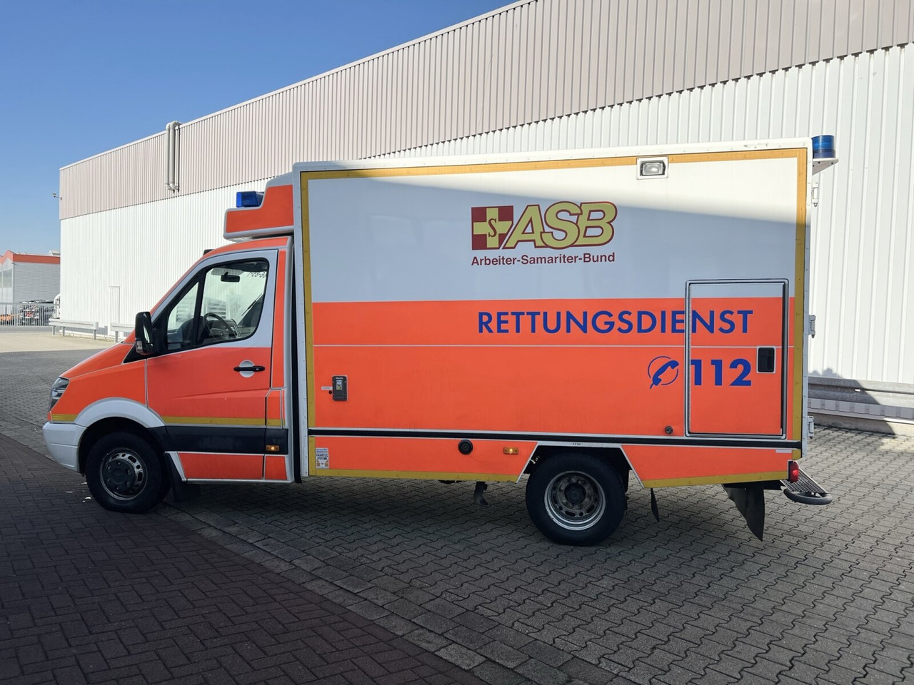 Ambulans arabası Mercedes-Benz Sprinter 516 CDI 4x2 Sprinter 516 CDI 4x2, Rettungswagen, Retarder: fotoğraf 14