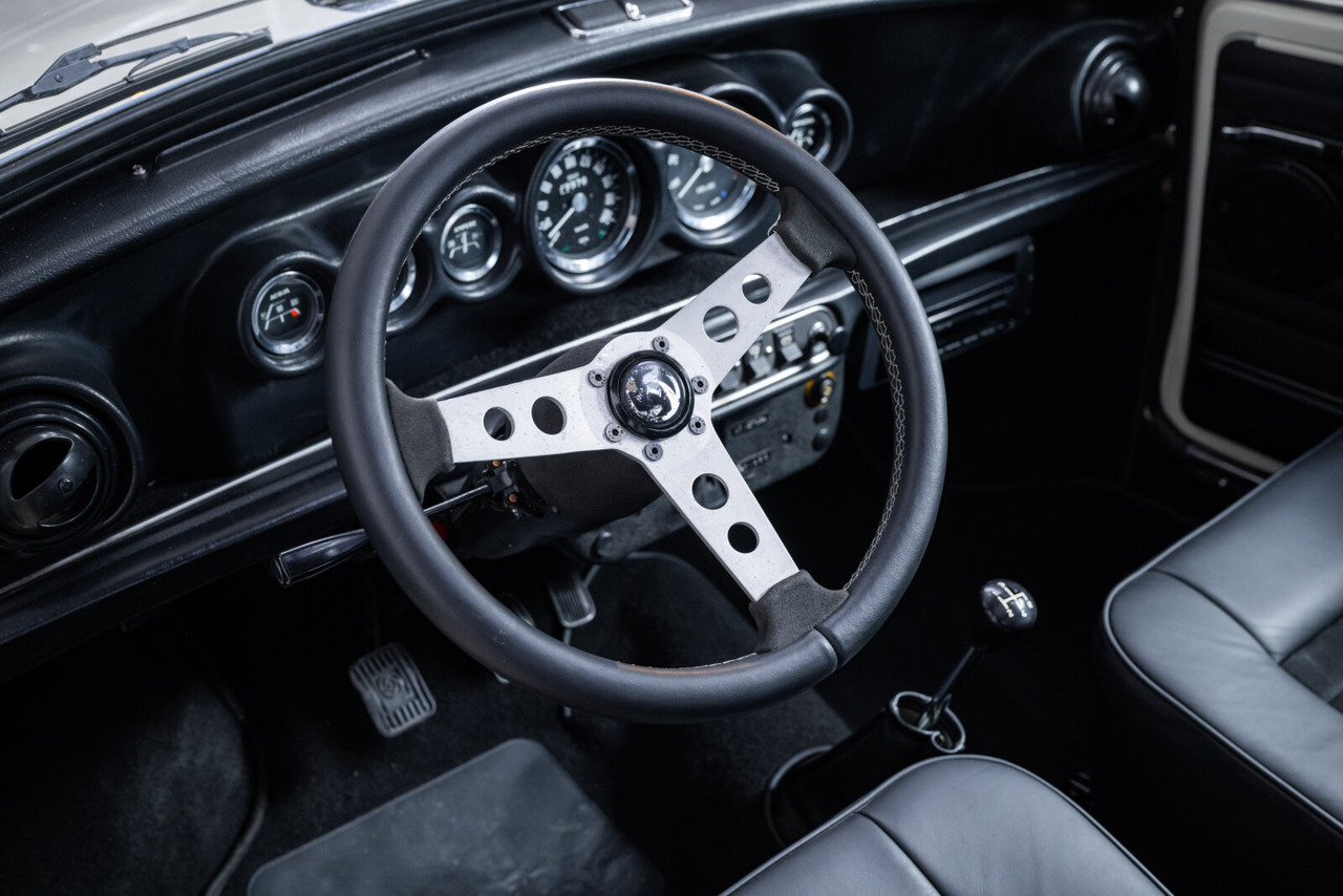 Mini Cooper 1300 Innocenti - mit Schiebedach Mini Cooper 1300 Innocenti - mit Schiebedach - Binek araba: fotoğraf 2 Mini Cooper 1300 Innocenti - mit Schiebedach Mini Cooper 1300 Innocenti - mit Schiebedach - Binek araba: fotoğraf 2