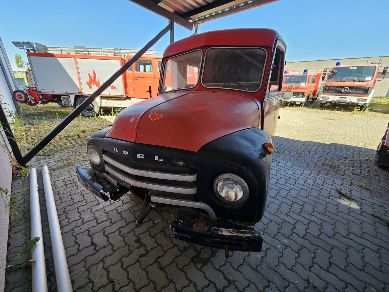 Opel Blitz LF8, Blitz, Oldtimer Feuerwehr, Restaurationsobjekt, Teilespender - Ambulans arabası: fotoğraf 1 Opel Blitz LF8, Blitz, Oldtimer Feuerwehr, Restaurationsobjekt, Teilespender - Ambulans arabası: fotoğraf 1