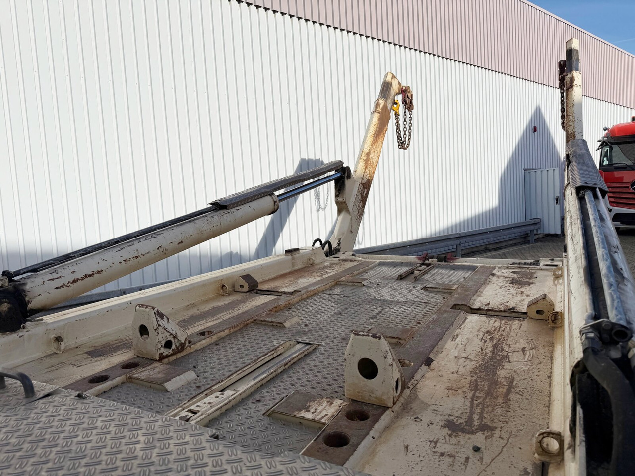 Scania P 320/400 6x2-4 P 320/400 6x2-4, Lenk-/Liftachse, Tele-Absetzanlage, Funk - Hidrolift kamyon: fotoğraf 2 Scania P 320/400 6x2-4 P 320/400 6x2-4, Lenk-/Liftachse, Tele-Absetzanlage, Funk - Hidrolift kamyon: fotoğraf 2