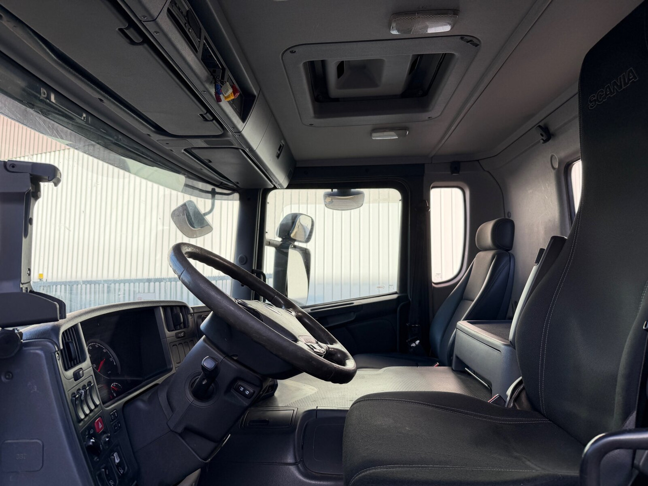 Scania P 320/400 6x2-4 P 320/400 6x2-4, Lenk-/Liftachse, Tele-Absetzanlage, Funk - Hidrolift kamyon: fotoğraf 3 Scania P 320/400 6x2-4 P 320/400 6x2-4, Lenk-/Liftachse, Tele-Absetzanlage, Funk - Hidrolift kamyon: fotoğraf 3