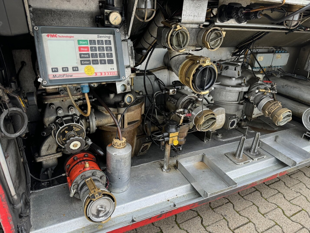 Schrader Z-STA 24-42.7/4 Tankauflieger Z-STA 24-42.7/4, 4 Kammern, ca. 42700l, 2x Liftachse, Oben-/Untenbefüllung - Tanker dorse: fotoğraf 5 Schrader Z-STA 24-42.7/4 Tankauflieger Z-STA 24-42.7/4, 4 Kammern, ca. 42700l, 2x Liftachse, Oben-/Untenbefüllung - Tanker dorse: fotoğraf 5