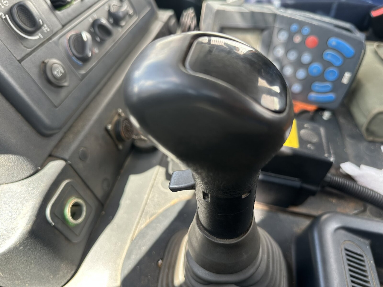 Trakker AD190T33WP 4x4 Trakker AD190T33WP 4x4, Winterdienstausstattung - Şasi kamyon: fotoğraf 3 Trakker AD190T33WP 4x4 Trakker AD190T33WP 4x4, Winterdienstausstattung - Şasi kamyon: fotoğraf 3