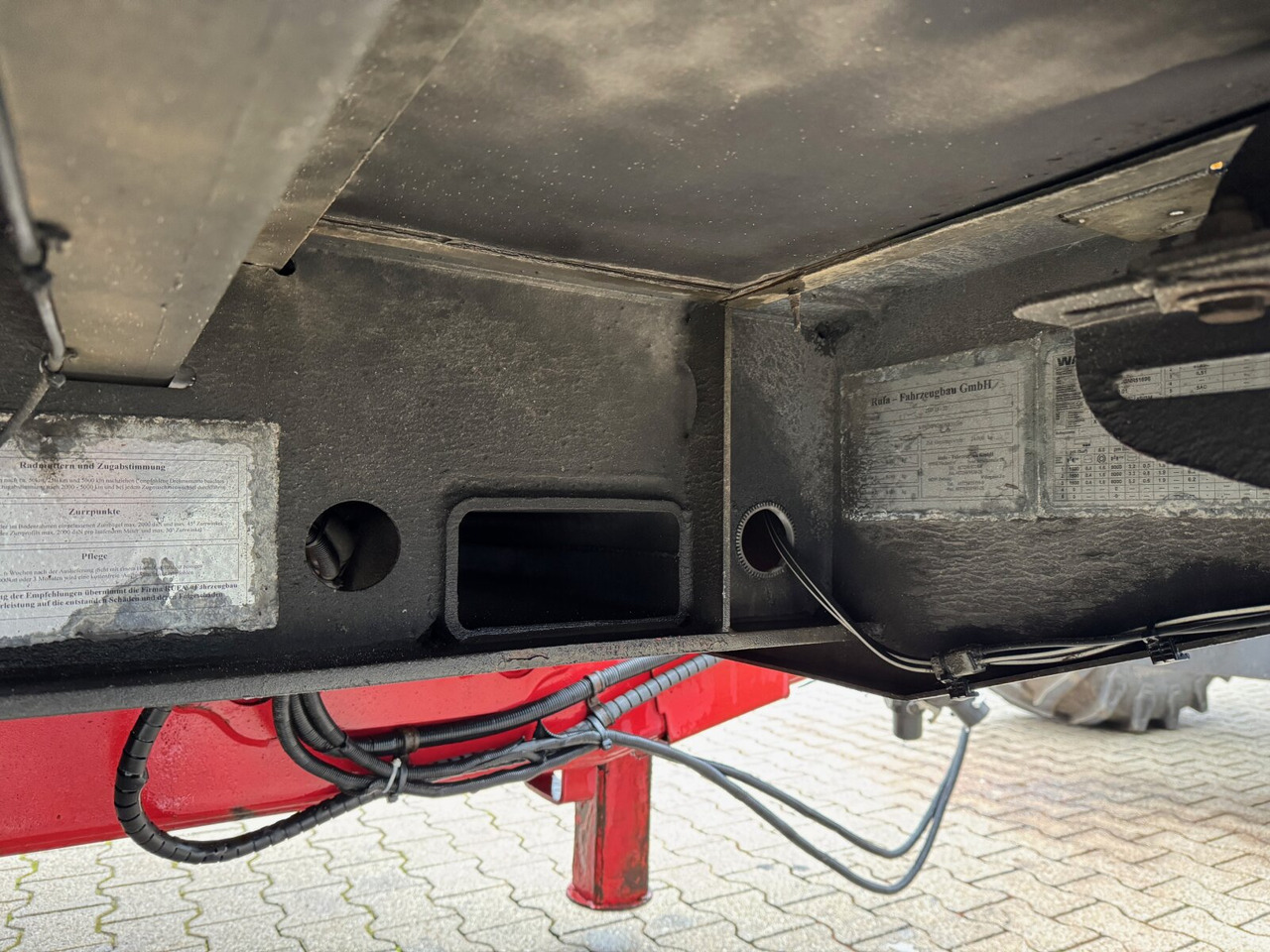 ZHP 24-32 RUFA ZHP 24-32, TwistLock-Verriegelungen, Verzinkt - Platform/ Açık kasa römork: fotoğraf 4 ZHP 24-32 RUFA ZHP 24-32, TwistLock-Verriegelungen, Verzinkt - Platform/ Açık kasa römork: fotoğraf 4