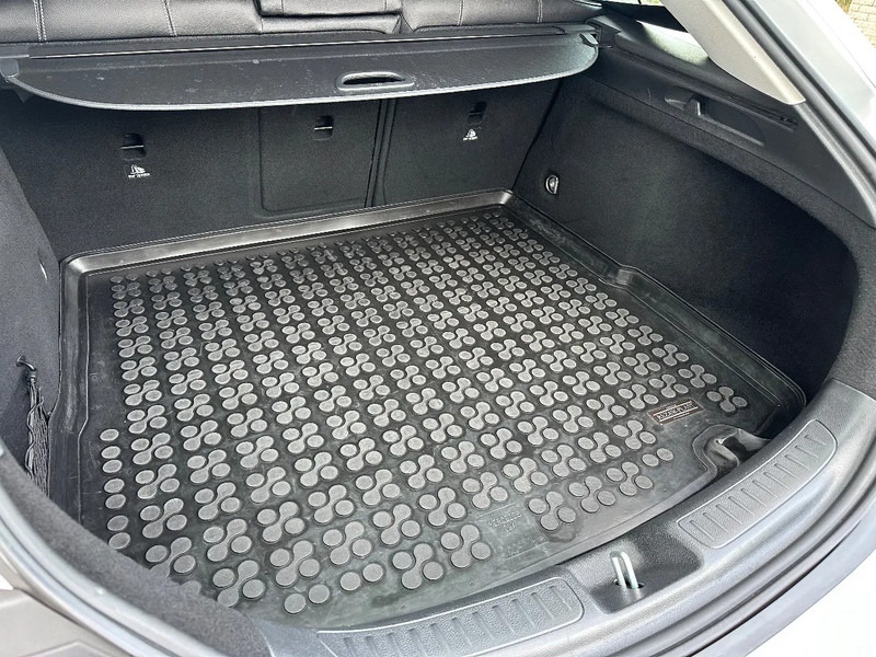 Mercedes-Benz CLA-Klasse 200 D - SHOOTING BRAKE + SUNROOF + NAVI - Binek araba: fotoğraf 4 Mercedes-Benz CLA-Klasse 200 D - SHOOTING BRAKE + SUNROOF + NAVI - Binek araba: fotoğraf 4