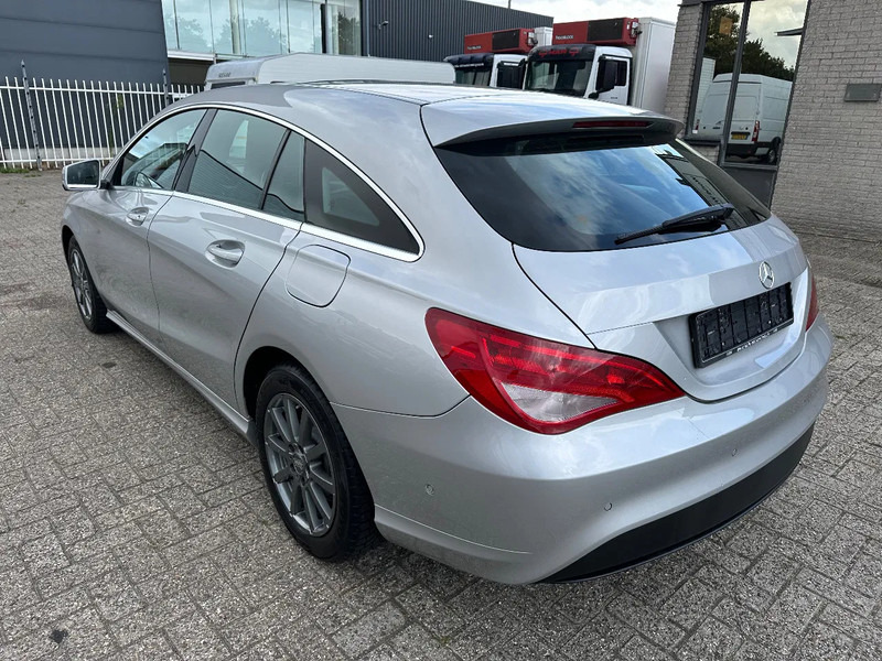 Mercedes-Benz CLA-Klasse 200 D - SHOOTING BRAKE + SUNROOF + NAVI - Binek araba: fotoğraf 3 Mercedes-Benz CLA-Klasse 200 D - SHOOTING BRAKE + SUNROOF + NAVI - Binek araba: fotoğraf 3