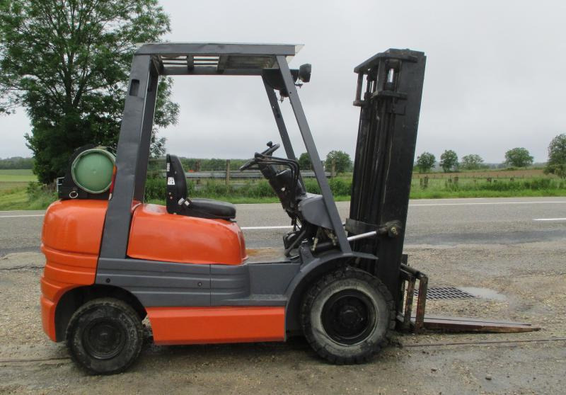 Toyota 426FGF25 - Forklift: fotoğraf 1 Toyota 426FGF25 - Forklift: fotoğraf 1