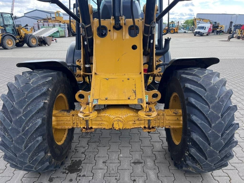 Tekerlekli yükleyici CAT 908 H: fotoğraf 16