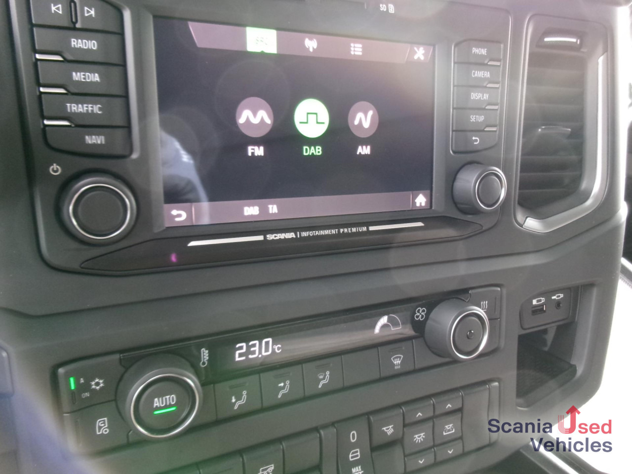 SCANIA R 460 A4x2NA SUPER NAVI Standklima DAB - Çekici: fotoğraf 4 SCANIA R 460 A4x2NA SUPER NAVI Standklima DAB - Çekici: fotoğraf 4
