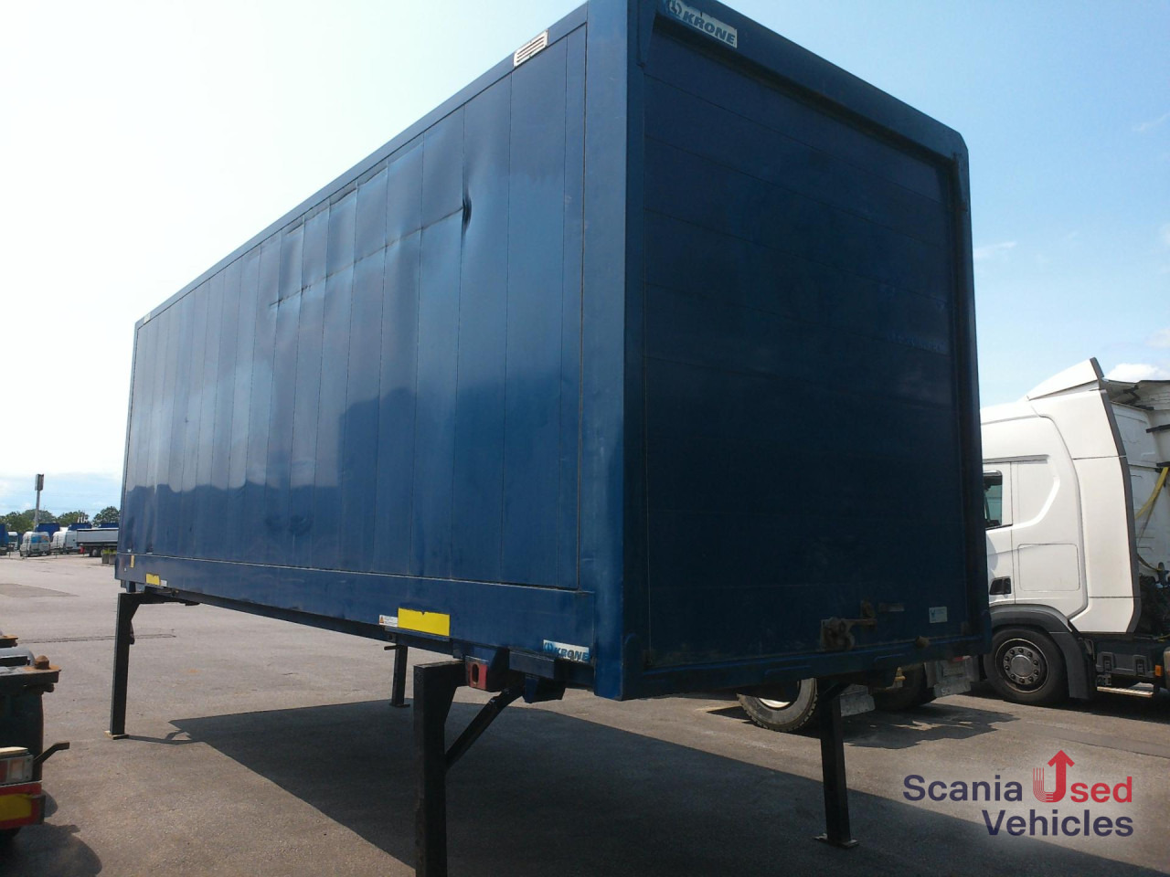 KRONE WB Koffer 7,82 Rolltor - Römork: fotoğraf 4 KRONE WB Koffer 7,82 Rolltor - Römork: fotoğraf 4