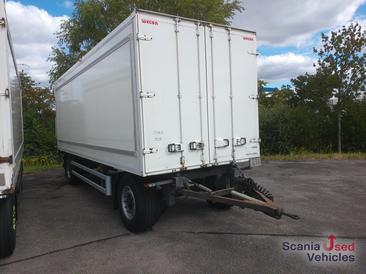WECON Durchlader mit LBW Palfinger/MBB 2,0T - Kapalı karoser römork: fotoğraf 1 WECON Durchlader mit LBW Palfinger/MBB 2,0T - Kapalı karoser römork: fotoğraf 1