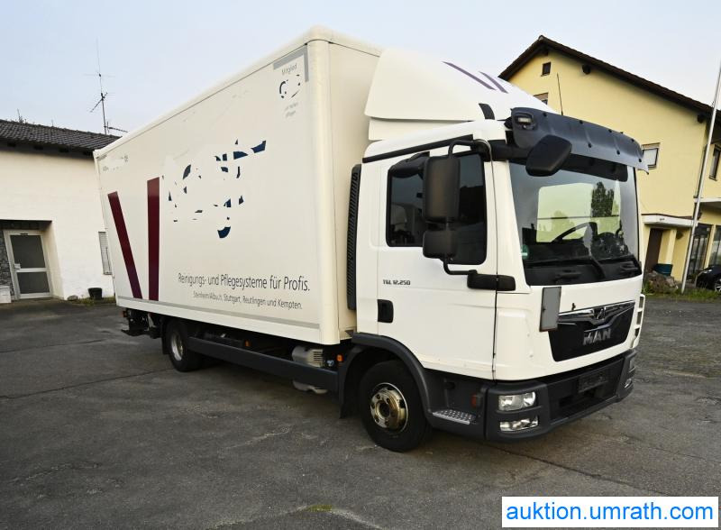 MAN (V181) MAN TGL 12.250 4x2 L/BL Koffer Ladebordwand Klimaautomatik NAVI Luftfederung Automatikgetriebe EURO 6 - Kapalı kasa kamyon: fotoğraf 4 MAN (V181) MAN TGL 12.250 4x2 L/BL Koffer Ladebordwand Klimaautomatik NAVI Luftfederung Automatikgetriebe EURO 6 - Kapalı kasa kamyon: fotoğraf 4