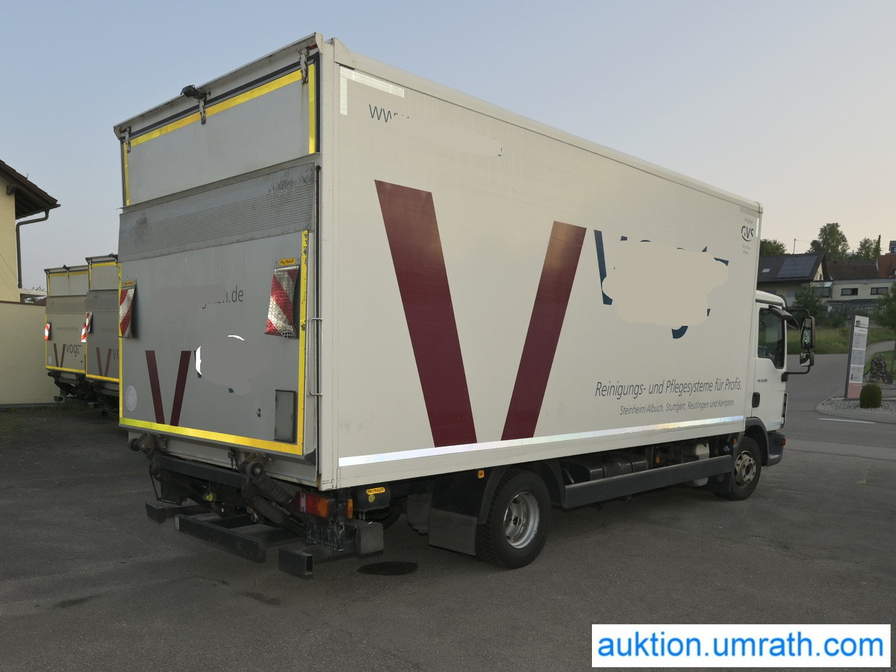 MAN (V182) TGL 12.250 4x2 L/BL Koffer Ladebordwand Klimaautomatik NAVI Luftfederung Automatikgetriebe EURO 6 - Kapalı kasa kamyon: fotoğraf 5 MAN (V182) TGL 12.250 4x2 L/BL Koffer Ladebordwand Klimaautomatik NAVI Luftfederung Automatikgetriebe EURO 6 - Kapalı kasa kamyon: fotoğraf 5