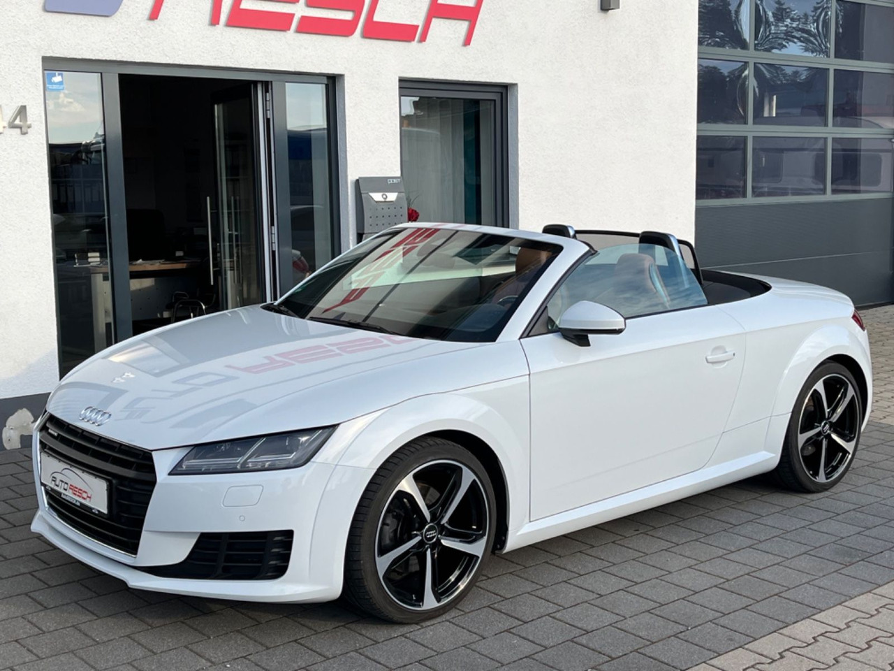 Audi TT Roadster 2.0 TFSI quattro - Binek araba: fotoğraf 2 Audi TT Roadster 2.0 TFSI quattro - Binek araba: fotoğraf 2