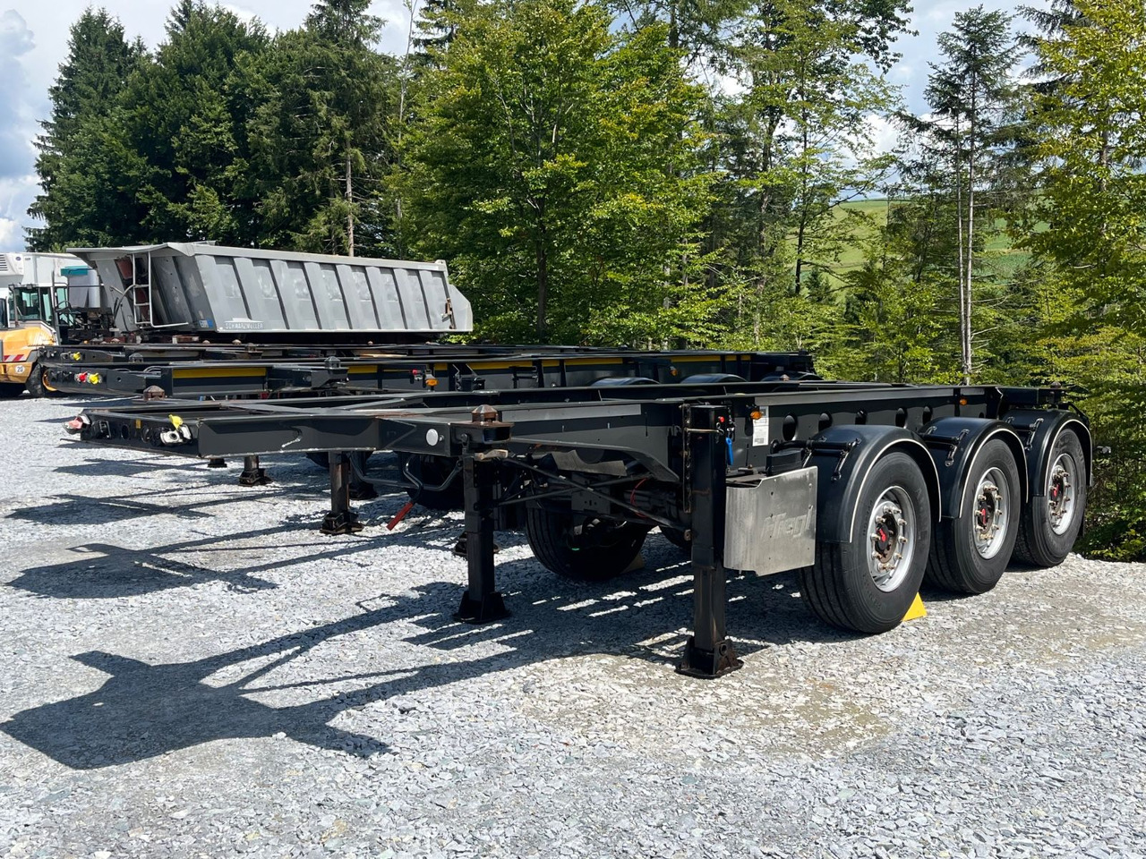 Fliegl Tank Container Chassis 20ft ADR - Konteynır taşıyıcı/ Yedek karoser dorse: fotoğraf 1 Fliegl Tank Container Chassis 20ft ADR - Konteynır taşıyıcı/ Yedek karoser dorse: fotoğraf 1