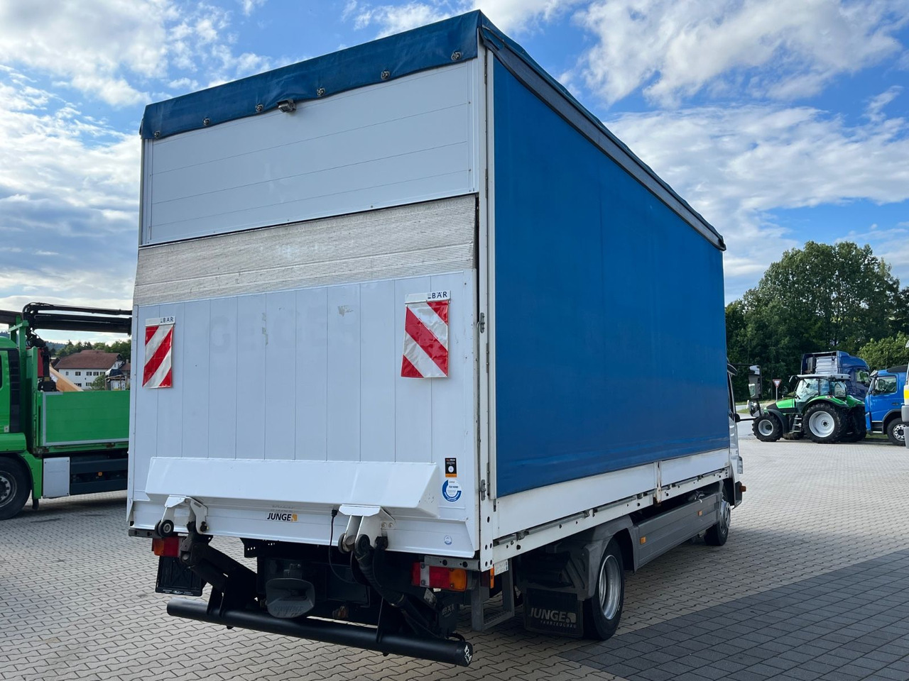 Mercedes-Benz Atego 818 Klima Sperre 74100KM 2,70 Ladehöhe - Tenteli kamyonet: fotoğraf 4 Mercedes-Benz Atego 818 Klima Sperre 74100KM 2,70 Ladehöhe - Tenteli kamyonet: fotoğraf 4