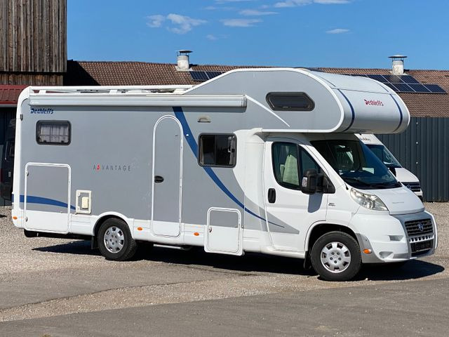 Dethleffs A 7071, Solar,SAT,AHK - Alkovenli karavan: fotoğraf 1 Dethleffs A 7071, Solar,SAT,AHK - Alkovenli karavan: fotoğraf 1