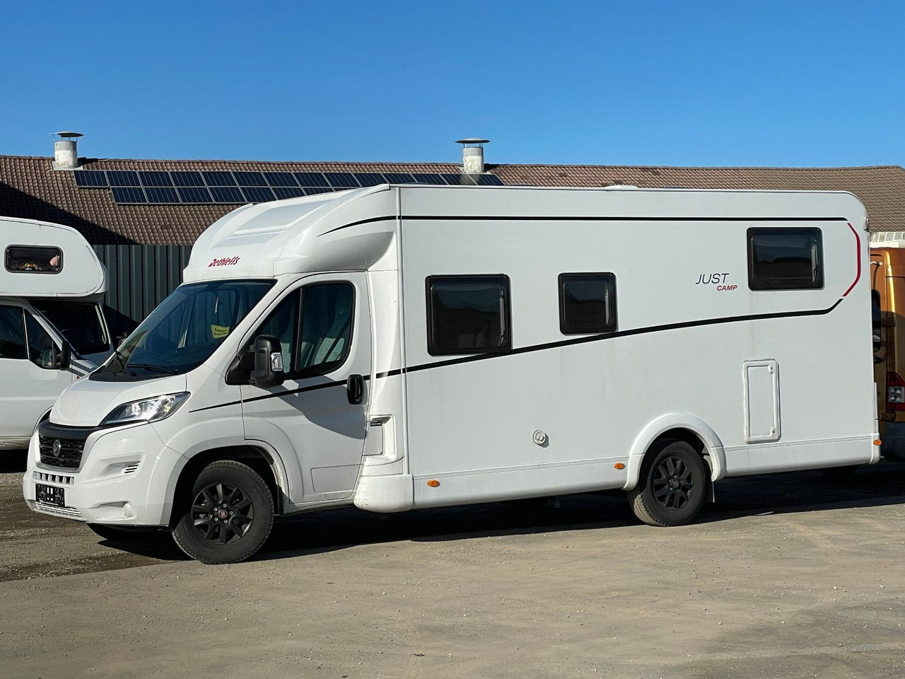 Dethleffs Just T 7052 EB mit Hubbett,Fiat,Markise,RFK,Navi - Semi entegre karavan: fotoğraf 4 Dethleffs Just T 7052 EB mit Hubbett,Fiat,Markise,RFK,Navi - Semi entegre karavan: fotoğraf 4