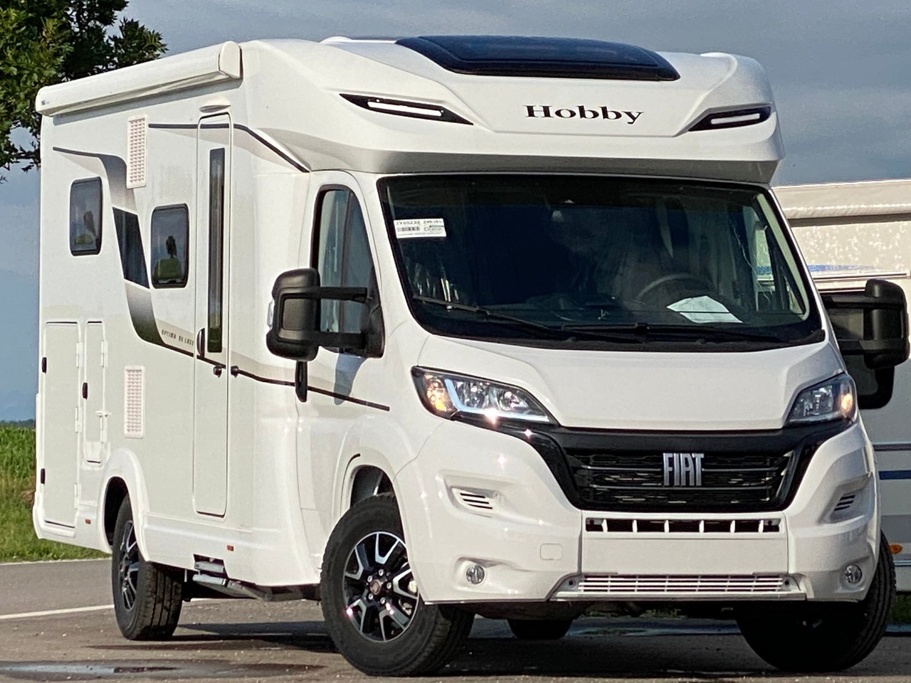 Hobby Optima De Luxe T65 GE Modell 2024 - Semi entegre karavan: fotoğraf 1 Hobby Optima De Luxe T65 GE Modell 2024 - Semi entegre karavan: fotoğraf 1