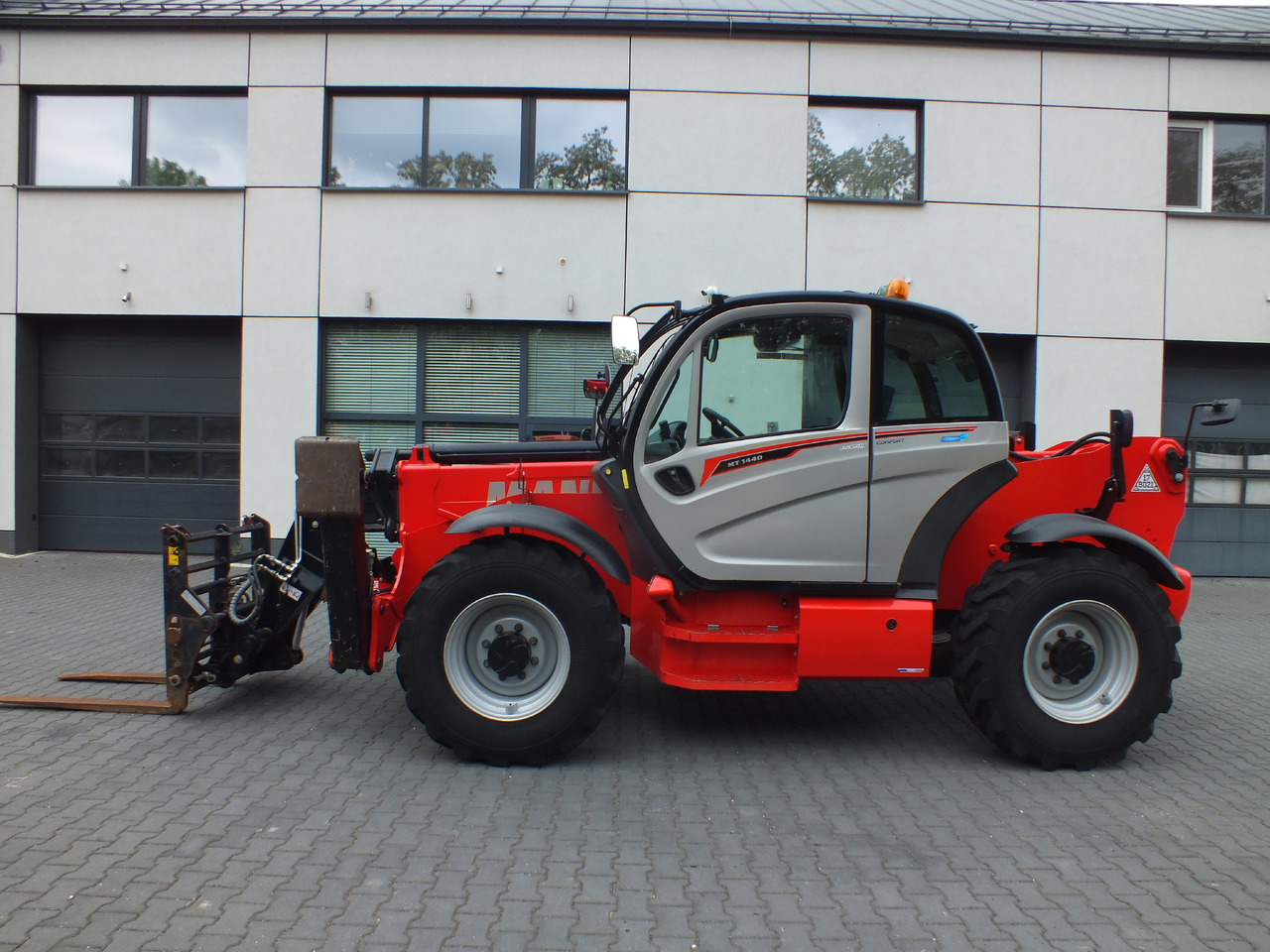 MANITOU MT 1440 Easy - Teleskopik tekerlekli yükleyici - İş makinaları: fotoğraf 2 MANITOU MT 1440 Easy - Teleskopik tekerlekli yükleyici - İş makinaları: fotoğraf 2