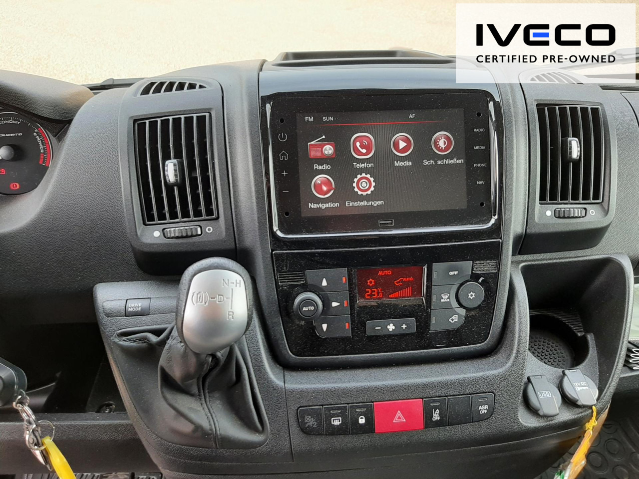 FIAT e-Ducato L2H2 teilverglast (47-kWh) - Panelvan, Elektrikli kamyonet: fotoğraf 5 FIAT e-Ducato L2H2 teilverglast (47-kWh) - Panelvan, Elektrikli kamyonet: fotoğraf 5