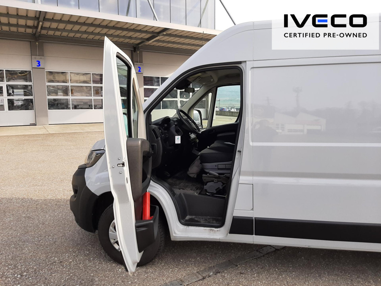 FIAT e-Ducato L2H2 teilverglast (47-kWh) - Panelvan, Elektrikli kamyonet: fotoğraf 2 FIAT e-Ducato L2H2 teilverglast (47-kWh) - Panelvan, Elektrikli kamyonet: fotoğraf 2