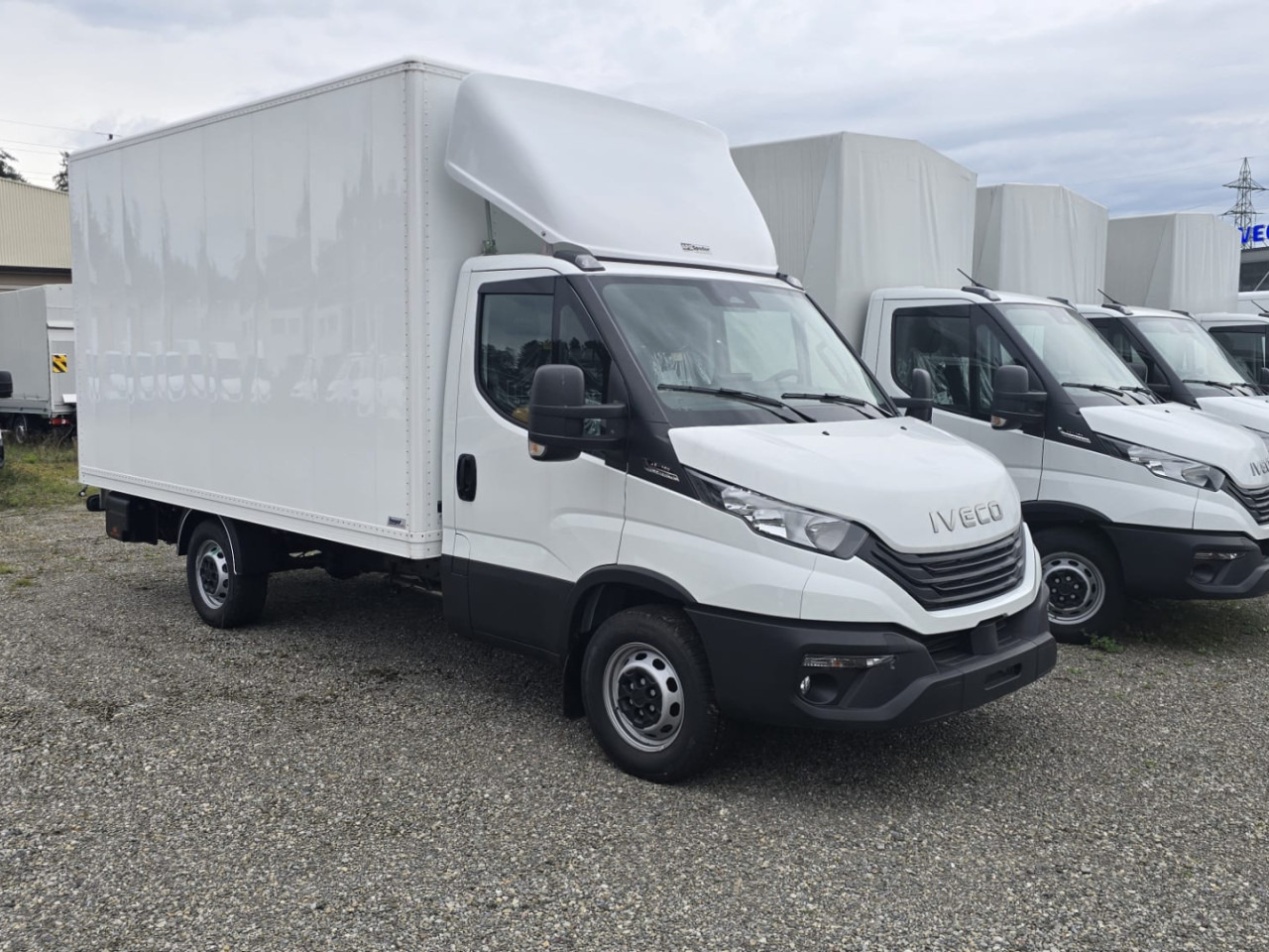 IVECO DAILY 35S18HA8 Koffer/Ladebordwand - Şasi kamyon: fotoğraf 1 IVECO DAILY 35S18HA8 Koffer/Ladebordwand - Şasi kamyon: fotoğraf 1