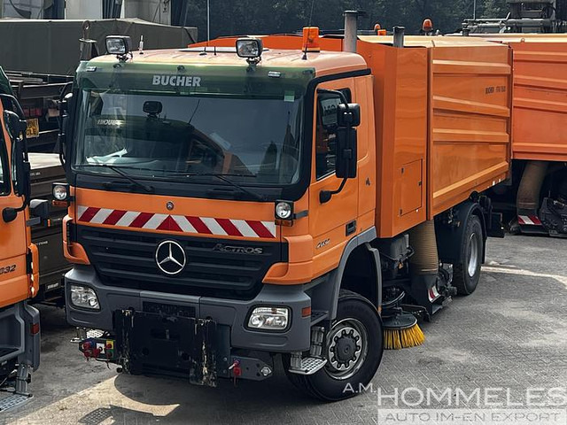 Bucher Municipal STKF 9500 4X4 - Yol süpürme aracı: fotoğraf 1 Bucher Municipal STKF 9500 4X4 - Yol süpürme aracı: fotoğraf 1