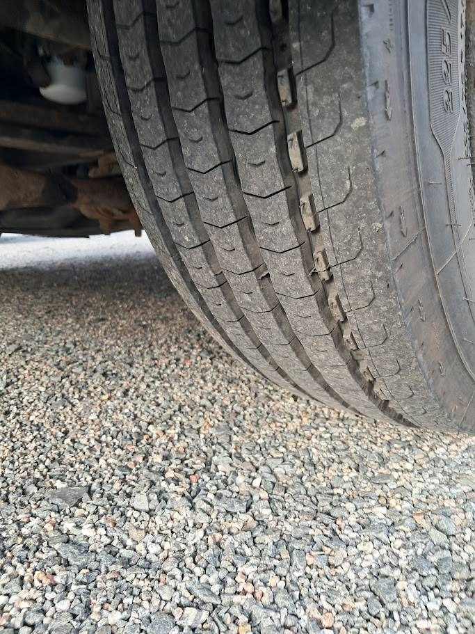 Iveco Eurocargo 100 E21 - Kapalı kasa kamyon: fotoğraf 5 Iveco Eurocargo 100 E21 - Kapalı kasa kamyon: fotoğraf 5