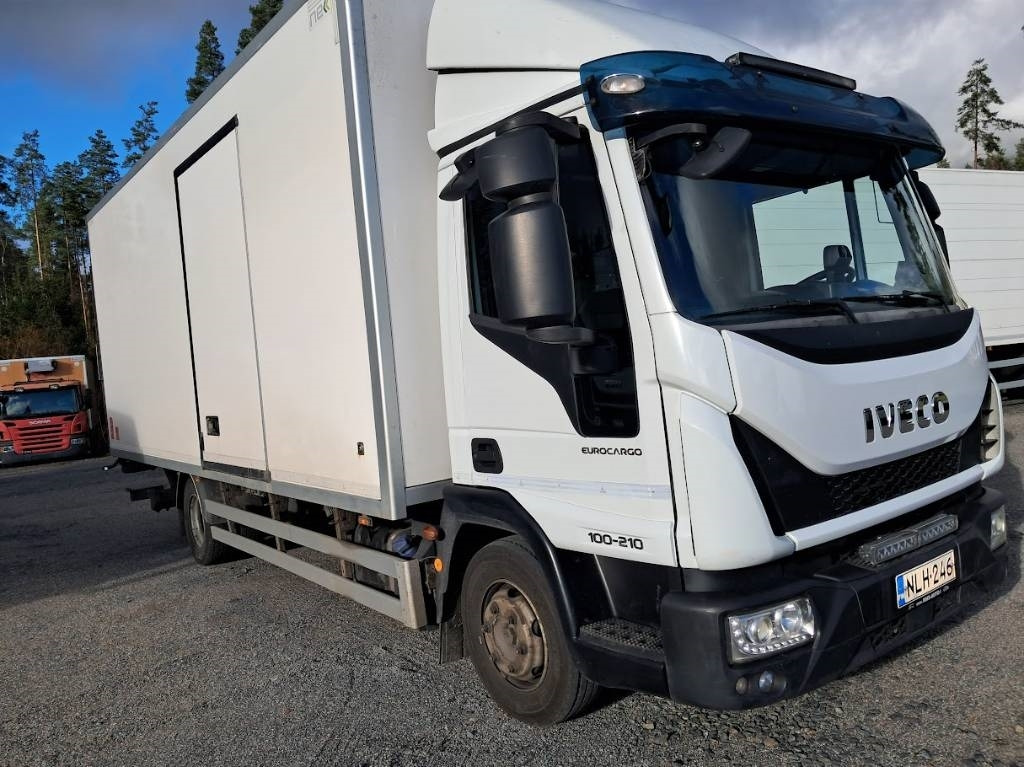 Iveco Eurocargo 100 E21 - Kapalı kasa kamyon: fotoğraf 2 Iveco Eurocargo 100 E21 - Kapalı kasa kamyon: fotoğraf 2