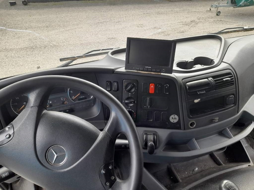 Mercedes-Benz Axor 1829 - Refrijeratör kamyon: fotoğraf 5 Mercedes-Benz Axor 1829 - Refrijeratör kamyon: fotoğraf 5