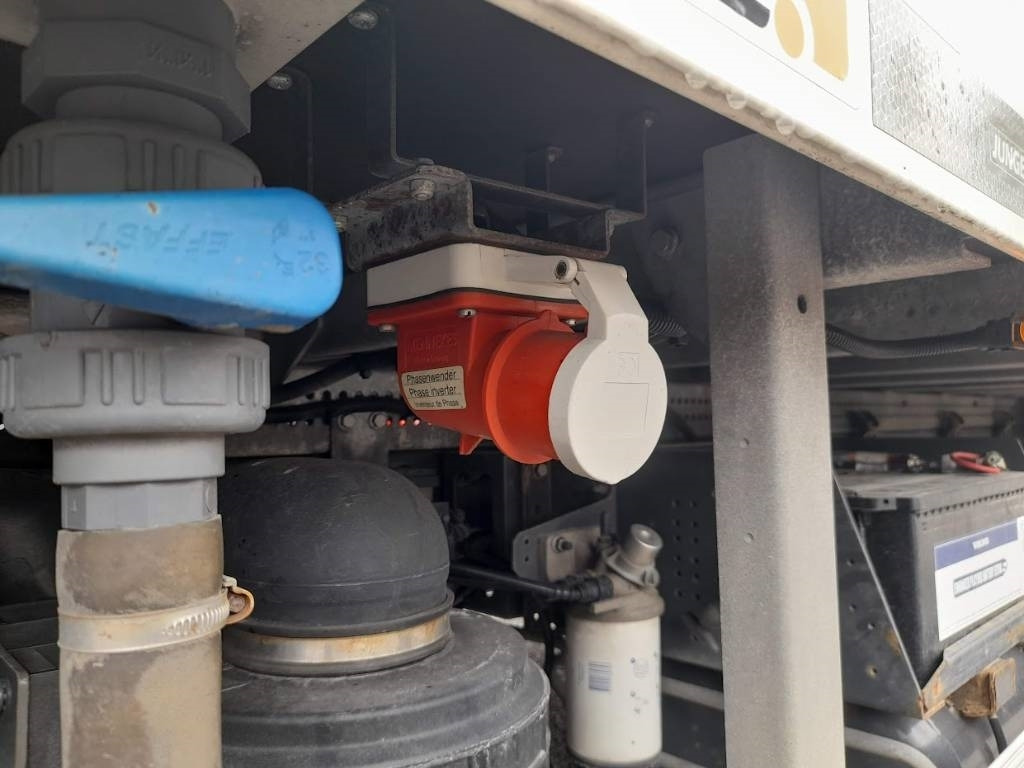 Volvo FL 210 - Refrijeratör kamyon: fotoğraf 3 Volvo FL 210 - Refrijeratör kamyon: fotoğraf 3