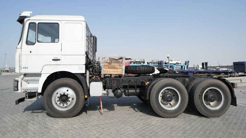 İç mekan fotoğrafi 6: Çekici SHACMAN F3000 6×4 Tractor Head MY25