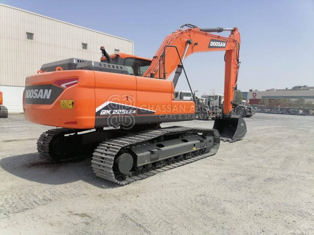 DOOSAN DX225 LCA – CHAIN EXCAVATOR OPERATING WEIGHT 22 TON APPROX. WITH BUCKET 1.08 Cu.M BUCKET ( HEAVY DUTY) MY2022 - Paletli ekskavatör: fotoğraf 5 DOOSAN DX225 LCA – CHAIN EXCAVATOR OPERATING WEIGHT 22 TON APPROX. WITH BUCKET 1.08 Cu.M BUCKET ( HEAVY DUTY) MY2022 - Paletli ekskavatör: fotoğraf 5