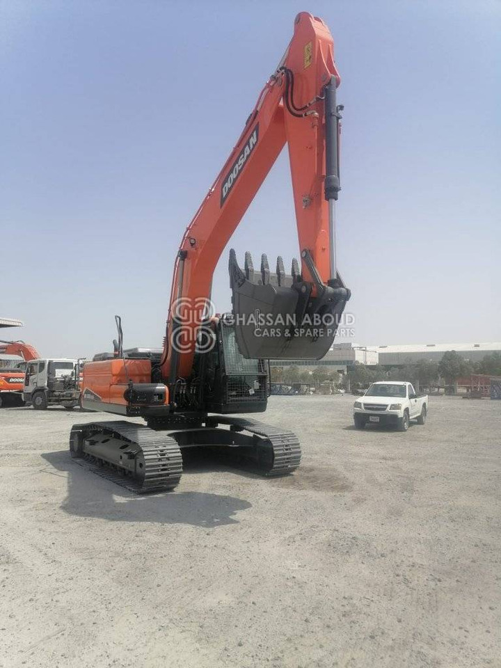 DOOSAN DX225 LCA – CHAIN EXCAVATOR OPERATING WEIGHT 22 TON APPROX. WITH BUCKET 1.08 Cu.M BUCKET ( HEAVY DUTY) MY2022 - Paletli ekskavatör: fotoğraf 3 DOOSAN DX225 LCA – CHAIN EXCAVATOR OPERATING WEIGHT 22 TON APPROX. WITH BUCKET 1.08 Cu.M BUCKET ( HEAVY DUTY) MY2022 - Paletli ekskavatör: fotoğraf 3