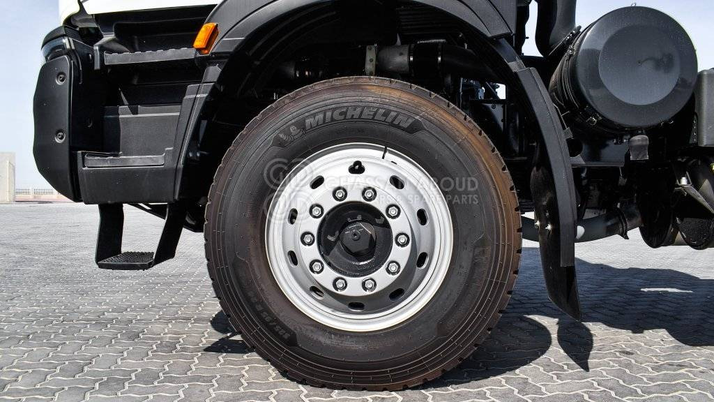 İç mekan fotoğrafi 1: Şasi kamyon IVECO T-WAY Chassis  6×4 AT380T47H WHEELBASE 4500 MY24