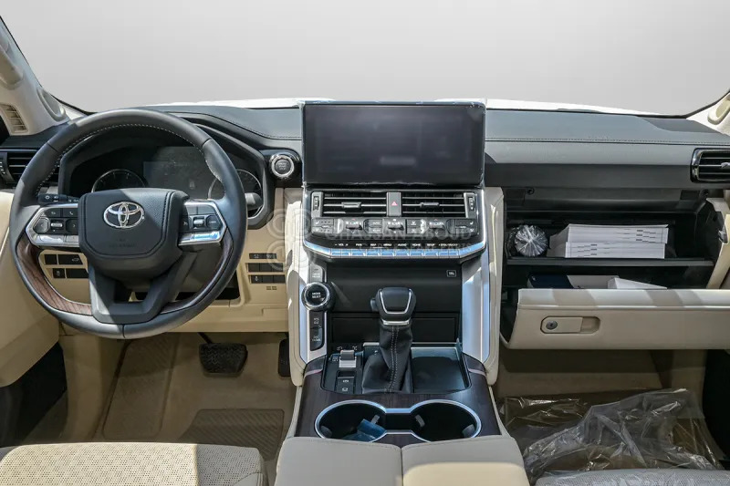 Toyota Land Cruiser 300 - SUV: fotoğraf 5 Toyota Land Cruiser 300 - SUV: fotoğraf 5