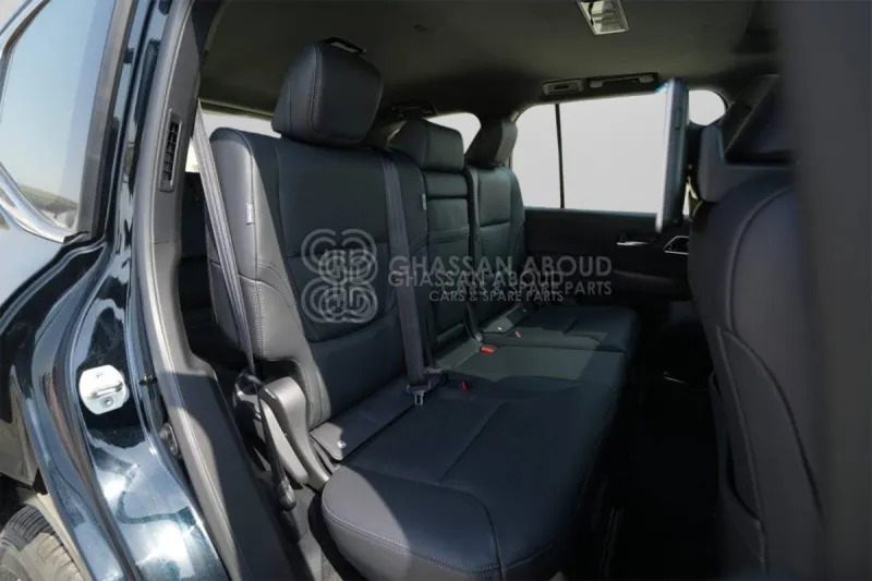 Toyota Land Cruiser 300 - SUV: fotoğraf 5 Toyota Land Cruiser 300 - SUV: fotoğraf 5