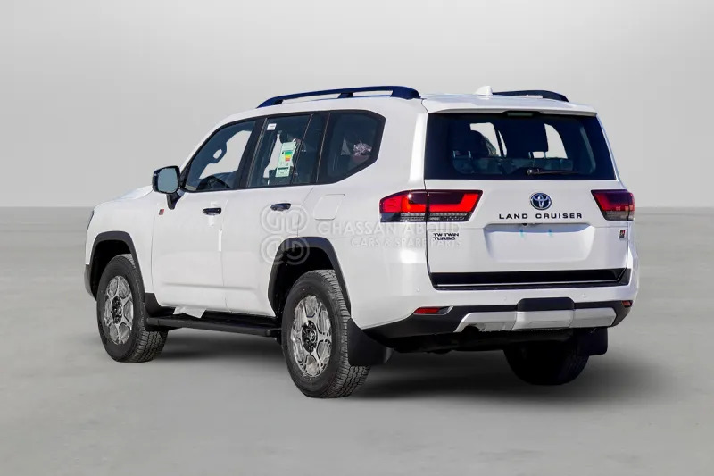 Toyota Land Cruiser 300 - SUV: fotoğraf 4 Toyota Land Cruiser 300 - SUV: fotoğraf 4