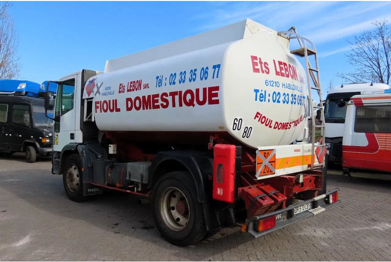 Iveco Eurocargo FUEL (DIESEL/PETROL) 8000 LITERS, COMP: 3500L,1000L, 3500L - Tanker kamyon, Vinçli kamyon: fotoğraf 5 Iveco Eurocargo FUEL (DIESEL/PETROL) 8000 LITERS, COMP: 3500L,1000L, 3500L - Tanker kamyon, Vinçli kamyon: fotoğraf 5