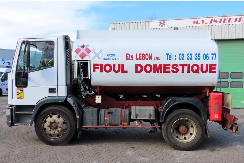 Iveco Eurocargo FUEL (DIESEL/PETROL) 8000 LITERS, COMP: 3500L,1000L, 3500L - Tanker kamyon, Vinçli kamyon: fotoğraf 4 Iveco Eurocargo FUEL (DIESEL/PETROL) 8000 LITERS, COMP: 3500L,1000L, 3500L - Tanker kamyon, Vinçli kamyon: fotoğraf 4