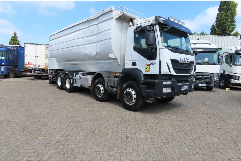 Iveco Eurotrakker 410 8x4. Light damages, 100% all working. 100% drivable - Tanker kamyon: fotoğraf 3 Iveco Eurotrakker 410 8x4. Light damages, 100% all working. 100% drivable - Tanker kamyon: fotoğraf 3