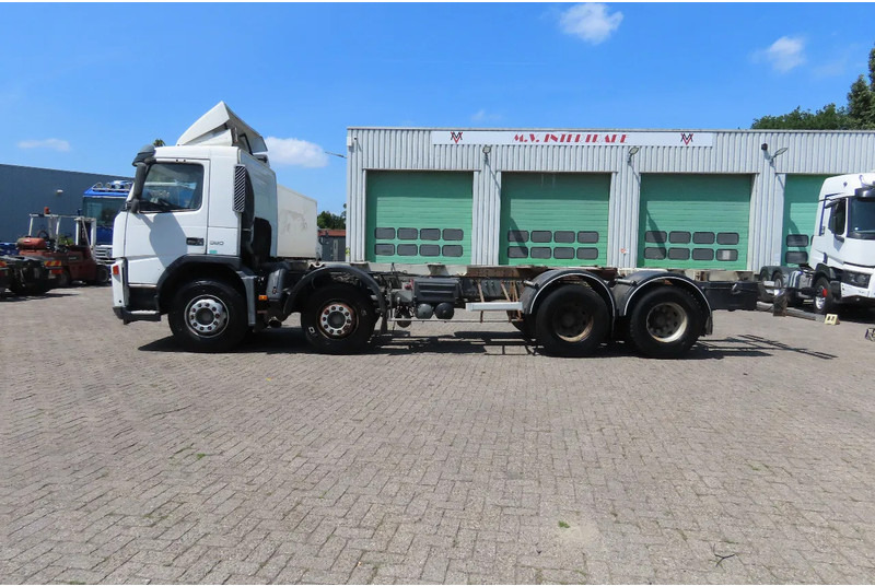 Volvo FM 380 8x4 FULL SPRING. 100% condition! - Şasi kamyon: fotoğraf 4 Volvo FM 380 8x4 FULL SPRING. 100% condition! - Şasi kamyon: fotoğraf 4