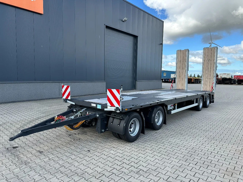 Faymonville MAX600-S-4-8.90-U, 4 axles (2 + 2), hydraulic ramps, loading-floor 8.90cm, NEW!! - Araba taşıyıcı römork: fotoğraf 1 Faymonville MAX600-S-4-8.90-U, 4 axles (2 + 2), hydraulic ramps, loading-floor 8.90cm, NEW!! - Araba taşıyıcı römork: fotoğraf 1