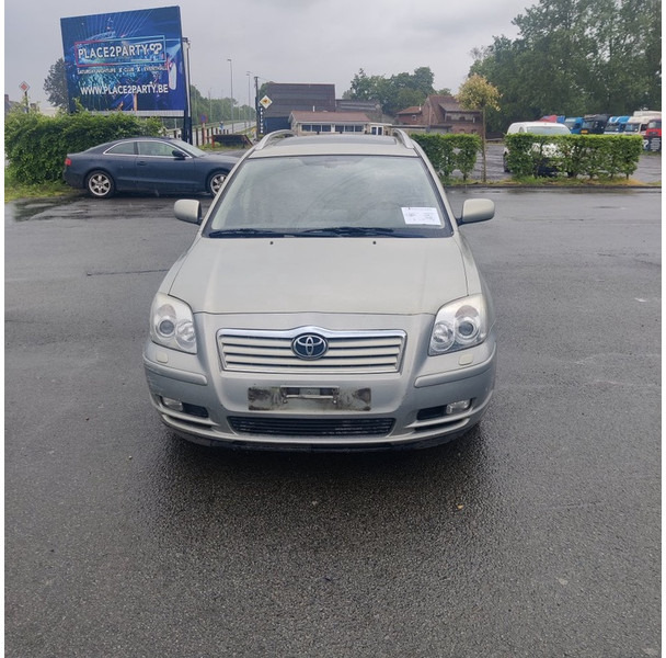 Toyota Avensis - Binek araba: fotoğraf 1 Toyota Avensis - Binek araba: fotoğraf 1