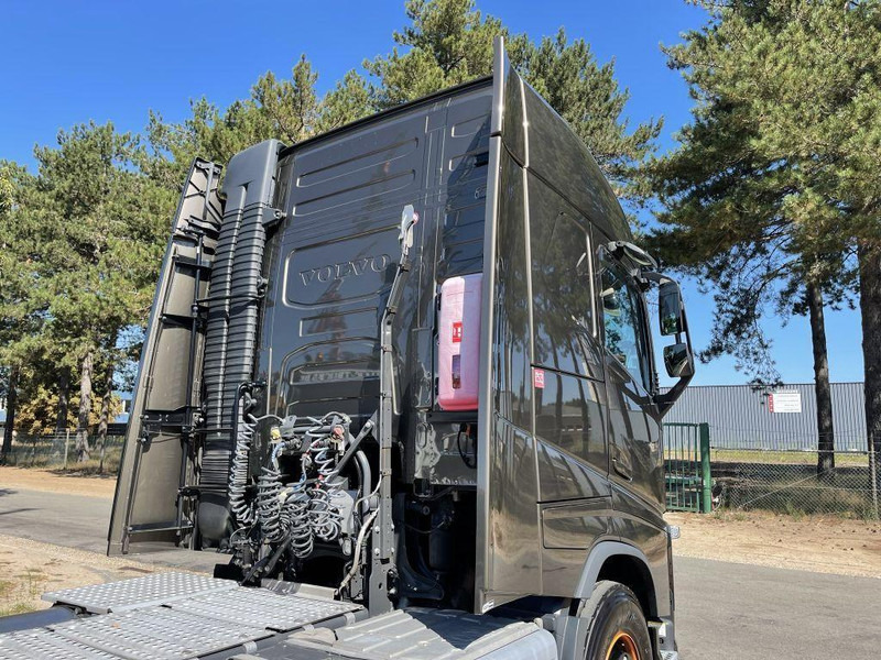 Volvo FH 460 ADR ACC + Dynamic Steering - I-park Cool - Lane Keeping Support - collision warning - leather - ... BE Truck - Çekici: fotoğraf 4 Volvo FH 460 ADR ACC + Dynamic Steering - I-park Cool - Lane Keeping Support - collision warning - leather - ... BE Truck - Çekici: fotoğraf 4