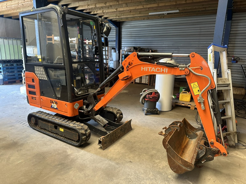 Hitachi ZAXIS ZX19-6 CR 1.9T - 1349H - CABINE - ADJUSTABLE TRACKS - EXTRA HYDR - QUICK HITCH - BE MACHINE - Mini ekskavatör: fotoğraf 1 Hitachi ZAXIS ZX19-6 CR 1.9T - 1349H - CABINE - ADJUSTABLE TRACKS - EXTRA HYDR - QUICK HITCH - BE MACHINE - Mini ekskavatör: fotoğraf 1