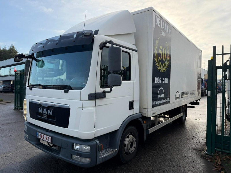 MAN TGL 8.180 4x2 BL COSED BOX / BAKWAGEN / CAISSE FERMEE - *184.000km* - 3 SEATER - EURO 5 - AIR SUSPENSION - BOX 6m00 x 2m49 x 2m38 - BE TRUCK - Kapalı kasa kamyon: fotoğraf 3 MAN TGL 8.180 4x2 BL COSED BOX / BAKWAGEN / CAISSE FERMEE - *184.000km* - 3 SEATER - EURO 5 - AIR SUSPENSION - BOX 6m00 x 2m49 x 2m38 - BE TRUCK - Kapalı kasa kamyon: fotoğraf 3