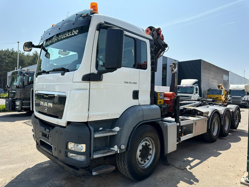 MAN TGS 35.400 8x4 TRIDEM HOOKLIFT T22 + CRANE PALFINGER PK 18001 EH + RADIO - EURO 5 - LIFT/STEERING AXLE - BE TRUCK - Kancalı yükleyici kamyon, Vinçli kamyon: fotoğraf 4 MAN TGS 35.400 8x4 TRIDEM HOOKLIFT T22 + CRANE PALFINGER PK 18001 EH + RADIO - EURO 5 - LIFT/STEERING AXLE - BE TRUCK - Kancalı yükleyici kamyon, Vinçli kamyon: fotoğraf 4